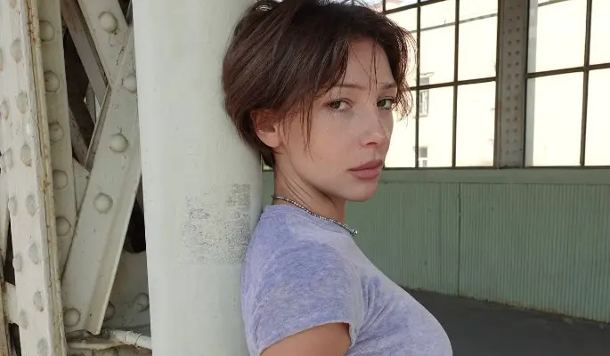 "Смертельно страшно": в дом оскандалившейся Ивлеевой ворвался наркоман с битой