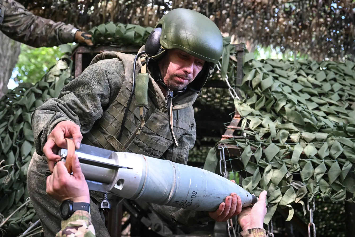 Никита Галик, Александр Пиянзин и Евгений Суханов успешно применяют пончо и защиту от Баба-яги в ДНР-0