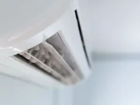 Ольга Лебединская и Александр Тимофеев обсудили цены на климатическую технику в России olga lebedinskaya i aleksandr timofeev obsudili czeny na klimaticheskuyu tehniku v rossii-lavi-su-0