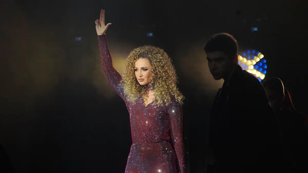 Почему Бузова и Киркоров так странно себя вели