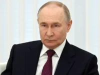 rossijskie znamenitosti vybirayut babajku cheburashku i smesharikov vmesto labubu-lavi-su-0