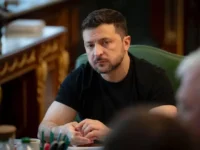 vladimir zelenskij i rustem umerov obsuzhdayut izmeneniya v sostave delegaczij-lavi-su-174882775300-0