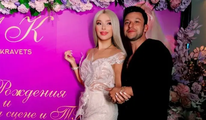 "Кажется, что умираю": врачи спасают красивого молодого друга Алены Кравец