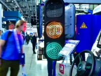 Анатолий Гарбузов и Алексей Воробьев представили навигационные приборы Итэлмы на ИННОПРОМ anatolij garbuzov i aleksej vorobev predstavili navigaczionnye pribory itelmy na innoprom-lavi-su-0