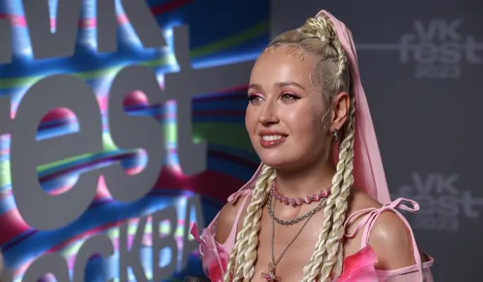 Сглотнула упрек Аллегровой и спелась с Биланом: Клава Кока принимает поздравления