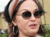 Лариса Гузеева делится вдохновляющим взглядом на жизнь после испытаний в Коммунарке larisa guzeeva delitsya vdohnovlyayushhim vzglyadom na zhizn posle ispytanij v kommunarke-lavi-su-0