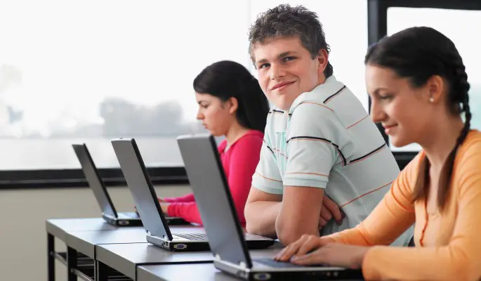 "Школа бизнес-партнера "Пятёрочки" выпустила первых слушателей