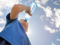 В Крыму, Ленинградской и Мурманской областях продолжается жара v krymu leningradskoj i murmanskoj oblastyah prodolzhaetsya zhara-lavi-su-0