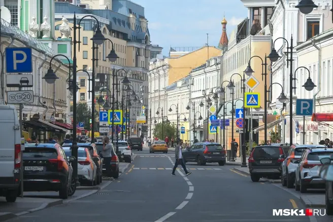 Такие меры, по мнению эксперта, помогут справиться с высоким трафиком | Источник: Артем Устюжанин / MSK1.RU