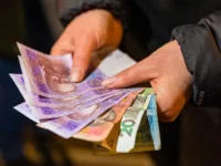 Национальный банк Украины выпускает банкноты с лозунгом ОУН и именем Бандеры naczionalnyj bank ukrainy vypuskaet banknoty s lozungom oun i imenem bandery-lavi-su-0