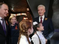 sobyanin v moskve predstavlyaet proekt gorod geroev obedinyayushhij lyudej-lavi-su-0