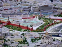 vdnh priglashaet na vystavku s sergeem sobyaninym i maketom moskvy-lavi-su-0