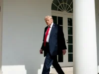 Врач Андрей Кондрахин о здоровье Трампа и реакции Белого дома на его состояние vrach andrej kondrahin o zdorove trampa i reakczii belogo doma na ego sostoyanie-lavi-su-0