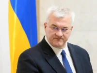 Андрей Сибига и Дмитрий Песков обсуждают гибридный конфликт между НАТО и Россией andrej sibiga i dmitrij peskov obsuzhdayut gibridnyj konflikt mezhdu nato i rossiej-lavi-su-0