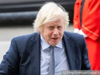 Борис Джонсон и Найджел Фараж обсуждают политическое будущее Британии после Brexit boris dzhonson i najdzhel farazh obsuzhdayut politicheskoe budushhee britanii posle -lavi-su-0