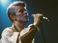 Дэвид Боуи представит новый взгляд на культовый архив в музее Виктории и Альберта devid boui predstavit novyj vzglyad na kultovyj arhiv v muzee viktorii i alberta-lavi-su-0