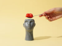 Невозможно сказать, существует ли эта история Голова и рука с ложкой и мозгами