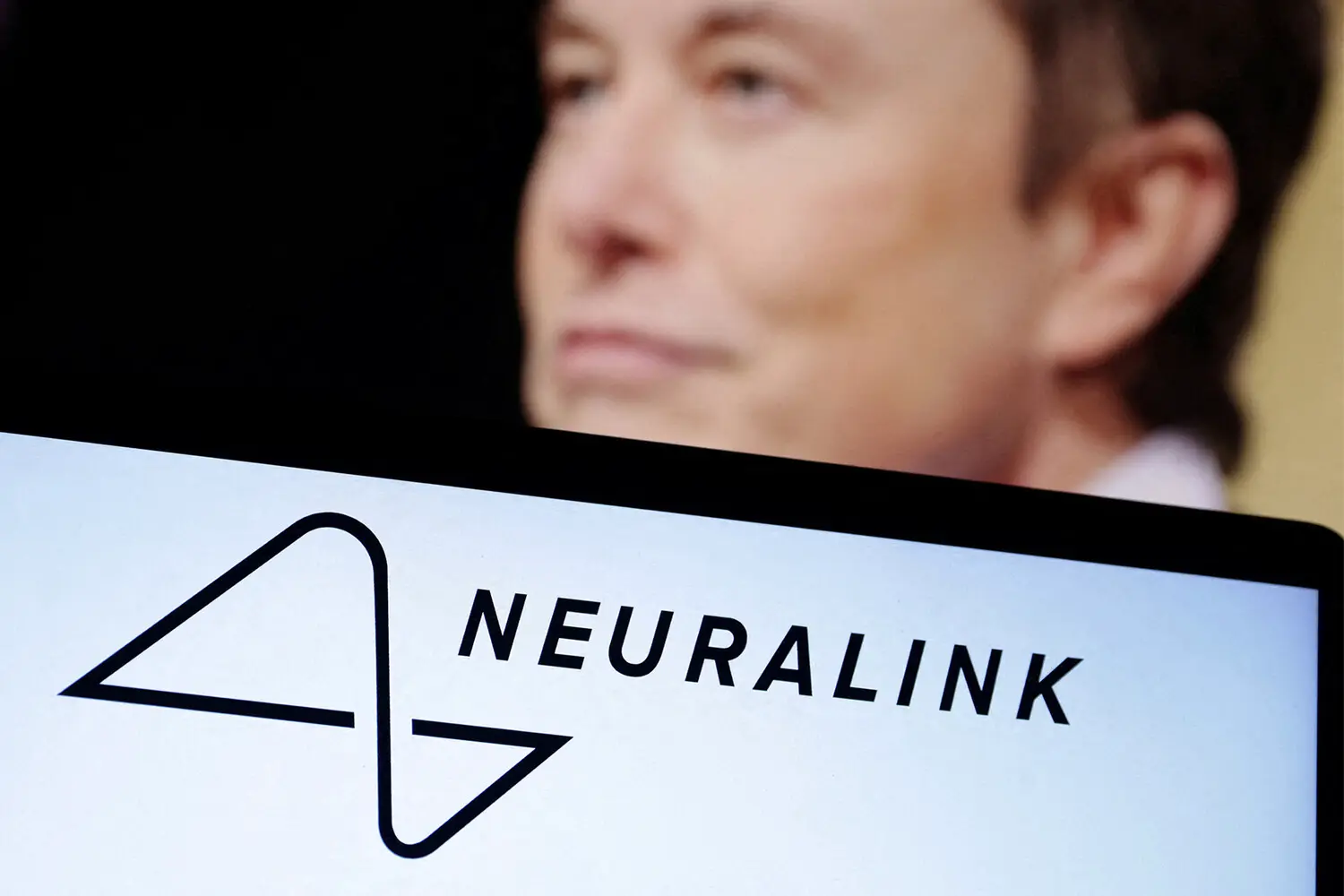 Илон Маск и Neuralink анонсировали прорыв в восстановлении зрения к 2026 году-0