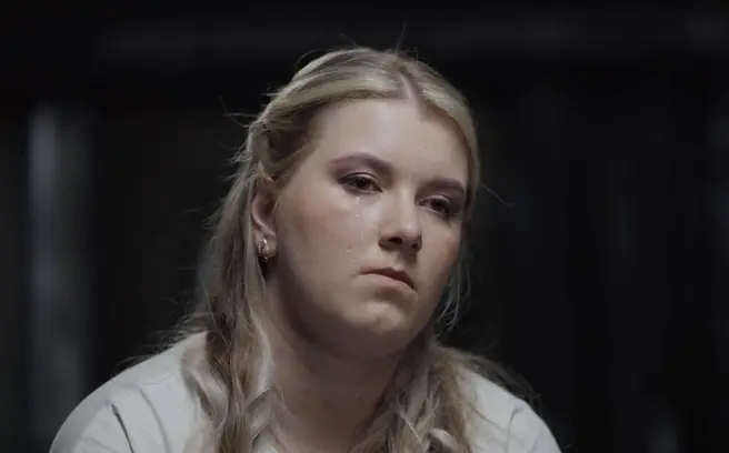 Стало известно, кто может быть отцом годовалой Николь, которую мать родила и бросила в туалете аэропорта Турции | Источник: Осторожно: Собчак / YouTube