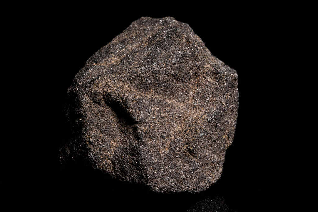 Изображение осколка метеорита
