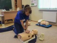 Александр Савицкий обучает тысячи жителей Свердловской области первой помощи aleksandr saviczkij obuchaet tysyachi zhitelej sverdlovskoj oblasti pervoj pomoshhi-lavi-su-0