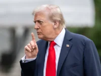 Дональд Трамп вводит санкции против России, что значит для Роснефти и Лукойла donald tramp vvodit sankczii protiv rossii chto znachit dlya rosnefti i lukojla-lavi-su-0