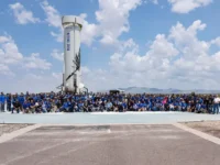 Blue Origin и Джефф Безос усиливают конкуренцию с SpaceX Илона Маска и НАСА i dzheff bezos usilivayut konkurencziyu s ilona maska i nasa-lavi-su-0