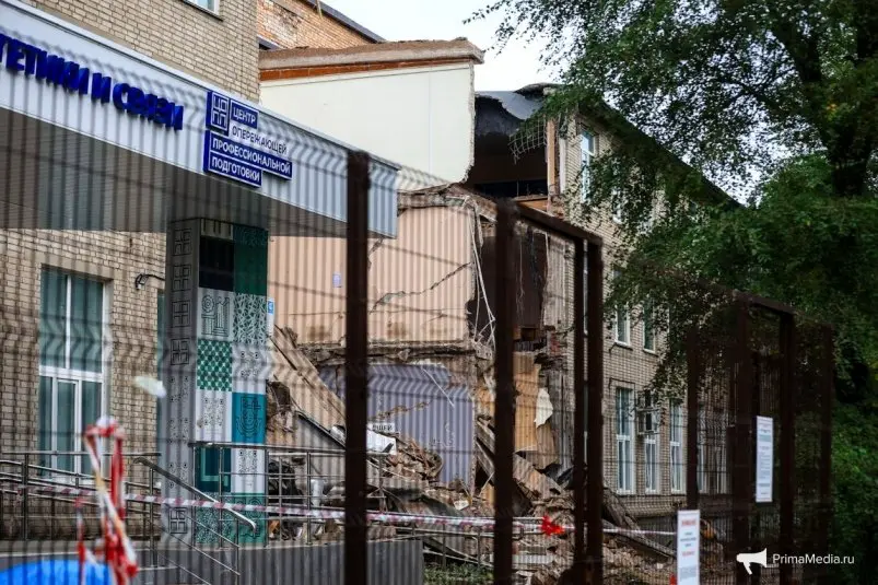 Кадры с места обрушения колледжа Евгений Кулешов, ИА PrimaMedia