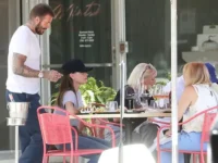 Необычная деталь образа Дэвида Бекхэма собрала тысячи комментариев в сети! neobychnaya detal obraza devida bekhema sobrala tysyachi kommentariev v seti-lavi-su-0