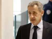 Николя Саркози в тюрьме Санте проходит адаптационный этап nikolya sarkozi v tyurme sante prohodit adaptaczionnyj etap-lavi-su-0