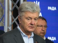 Порошенко уверен, что Украина сможет победить Россию с поддержкой ЕС poroshenko uveren chto ukraina smozhet pobedit rossiyu s podderzhkoj es-lavi-su-0