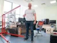 robot pomoshhnik ot mfti  menyaet dostavku tovarov na skladah-lavi-su-0