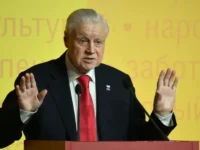 Сергей Миронов обсудил судьбу имущества коррупционеров и защитников Отечества sergej mironov obsudil sudbu imushhestva korrupczionerov i zashhitnikov otechestva-lavi-su-0