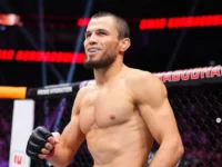 Умар Нурмагомедов одержал победу в UFC и возглавил рейтинг легчайшего дивизиона umar nurmagomedov oderzhal pobedu v i vozglavil rejting legchajshego diviziona-lavi-su-0