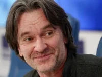 В новом сериале участвуют Владислав Фурманов, Олег Меньшиков и Анна Чиповская v novom seriale uchastvuyut vladislav furmanov oleg menshikov i anna chipovskaya-lavi-su-0