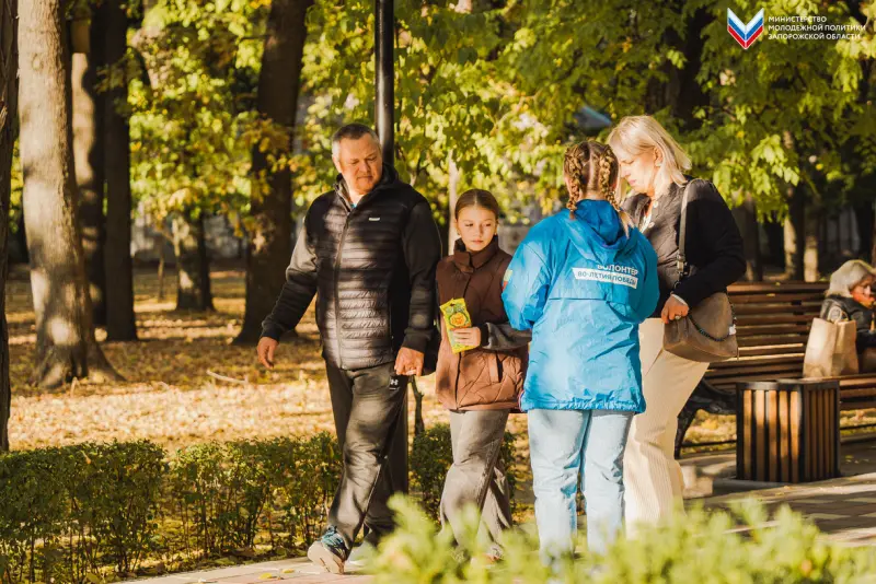 Волонтеры Победы зажгли огонь памяти в 82-ю годовщину освобождения Мелитополя-0