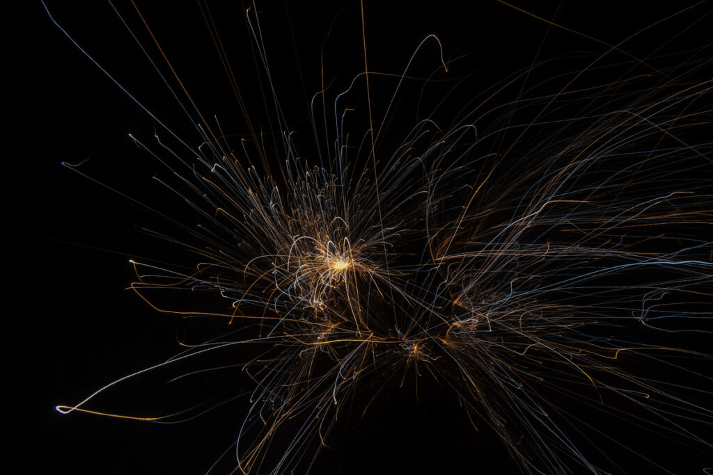 Всполохи света ночью