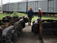 anton alihanov i minpromtorg predstavili strategiyu rosta opzht i uralvagonzavoda-lavi-su-0