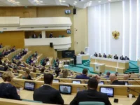 Дмитрий Григоренко отметил, что айтишники Совета Федерации предпочитают удобные кроссовки dmitrij grigorenko otmetil chto ajtishniki soveta federaczii predpochitayut udobnye krossovki-lavi-su-0