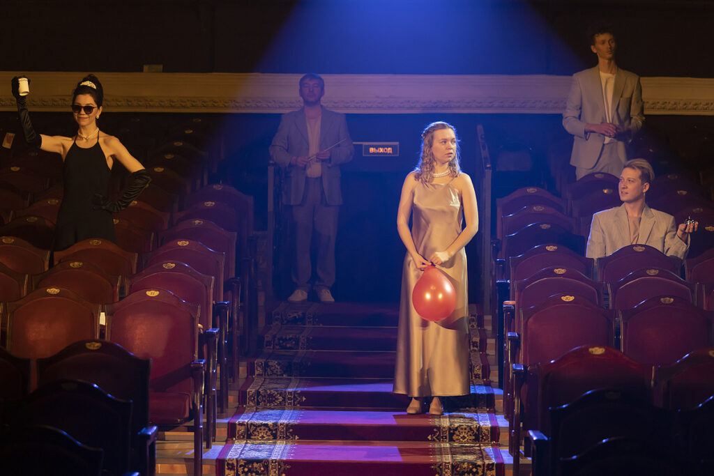 Фото из спектакля "Тихий час"