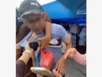 Госслужащий в Малайзии задержан на рынке женщинами и полицией за скрытую съемку gossluzhashhij v malajzii zaderzhan na rynke zhenshhinami i policziej za skrytuyu semku-lavi-su-0