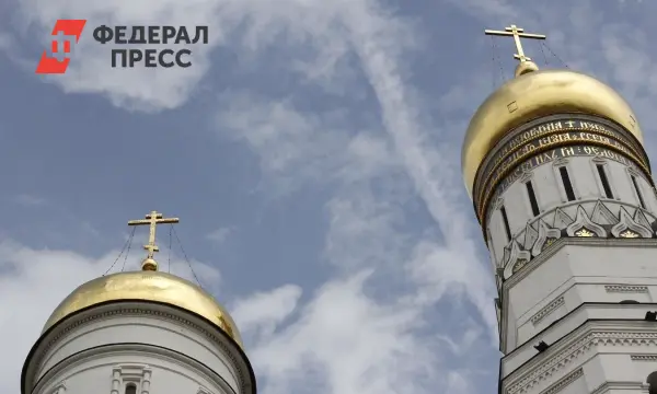 Митрополит Марк освятил крест на колокольне Церкви Рождества Богородицы в Абрютино-0