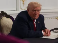 Нестабильность курса по Украине создает риск для России, считают Трамп и Минченко nestabilnost kursa po ukraine sozdaet risk dlya rossii schitayut tramp i minchenko-lavi-su-0