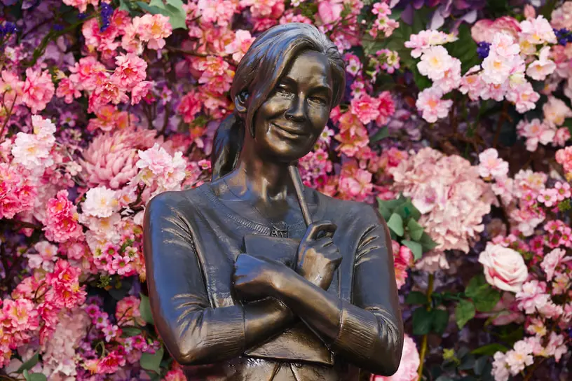 Рене Зеллвегер и Лондон ликуют, святя бронзовую Бриджит Джонс-0