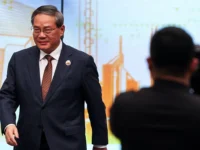 Си Цзиньпин поддержал делегацию G20 и ШОС, Ли Цян посетит ЮАР и Москву si czzinpin podderzhal delegacziyu 20 i shos li czyan posetit yuar i moskvu-lavi-su-0