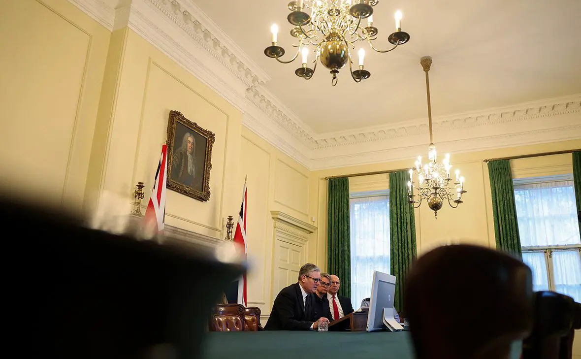 Кир Стармер (Toby Melville / Reuters)