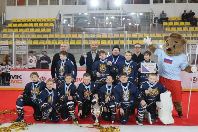 Уральские рыси из Режа завоевали золото на детском хоккейном Кубке Урала!-0