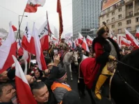 v den nezavisimosti polshi naczionalisty proveli marsh i obsudili migracziyu-lavi-su-0