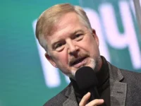 Валдис Пельш раскрывает яркие тайны закулисья шоу «Угадай мелодию» valdis pelsh raskryvaet yarkie tajny zakulisya shou ugadaj melodiyu-lavi-su-0