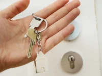 Валерий Панасюк и Србуи Манджиева обсудили обновления в ЕГРН и правила для владельцев жилья valerij panasyuk i srbui mandzhieva obsudili obnovleniya v egrn i pravila dlya vladelczev zhilya-lavi-su-0